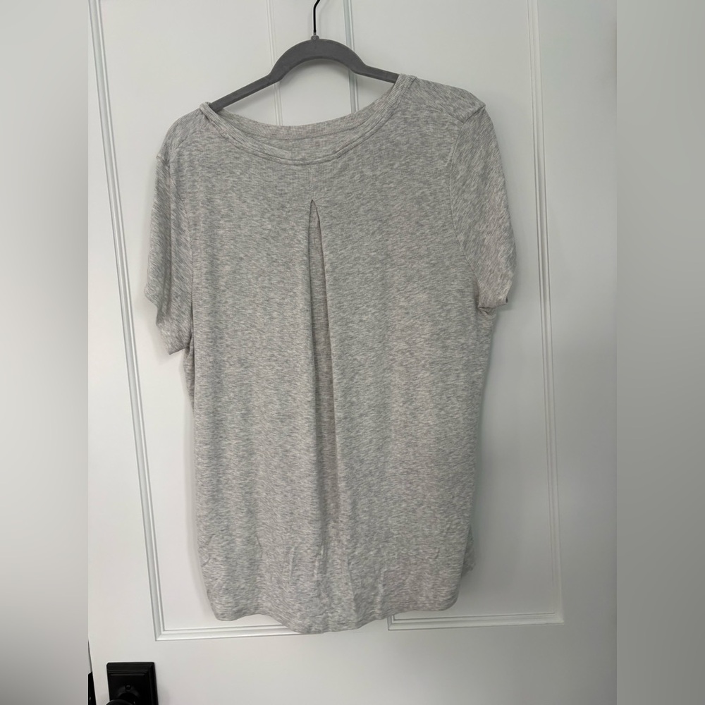 Athleta Light Gray Short Sleeve Tee - Like New! - Picture 2 of 3